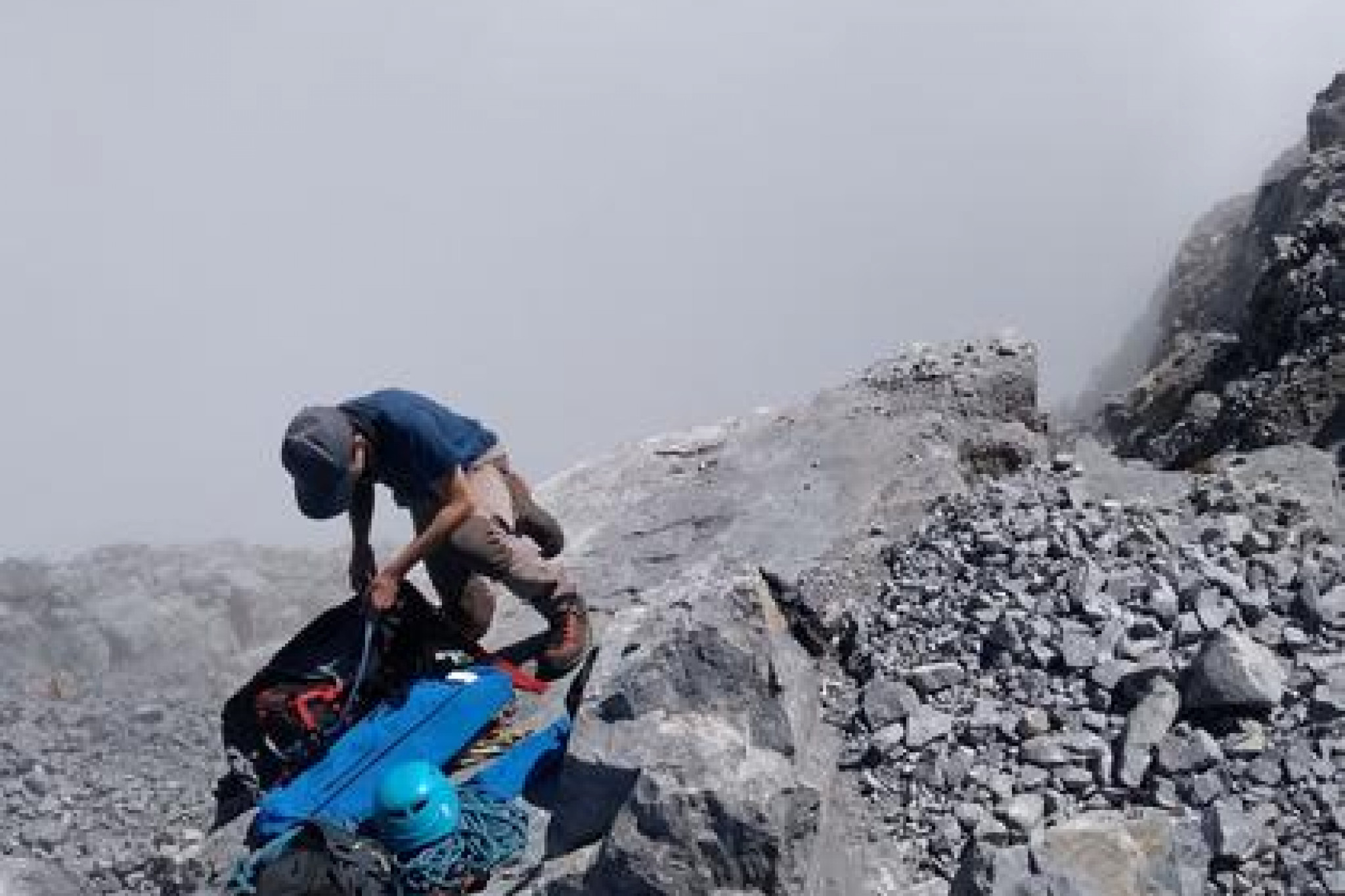 patrick-bei-seinem-hobby-klettern-in-den-bergen